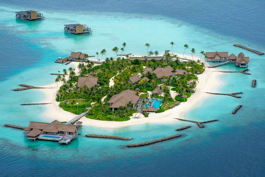 Snorkeling resorts in the Maldives