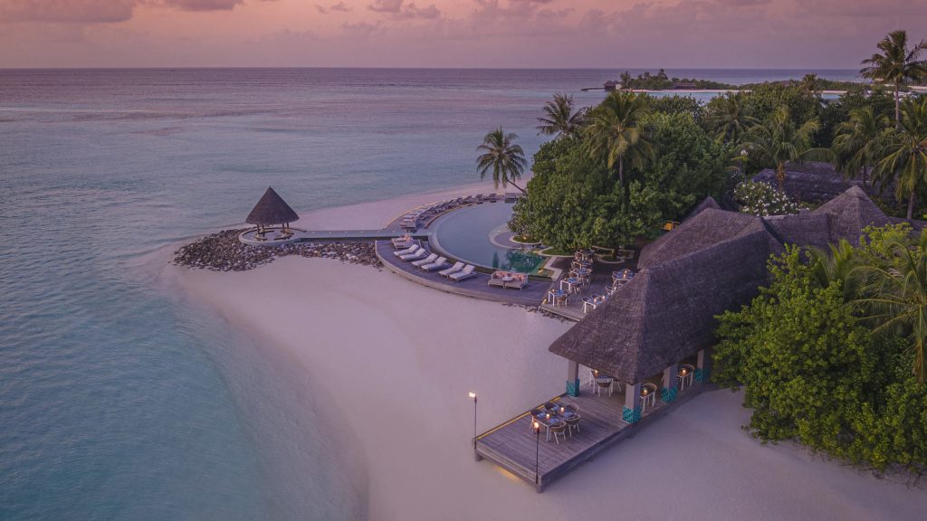 Maldives resorts with speedboat access - Four Seasons Kuda Huraa